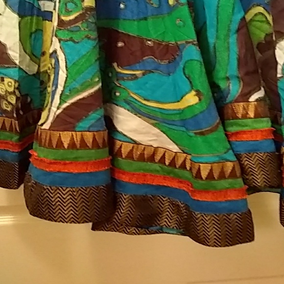 Beautiful dress - Picture 3 of 3